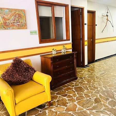 Hotel Zandu Pereira Buitenkant foto