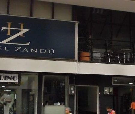 Hotel Zandu Pereira Buitenkant foto