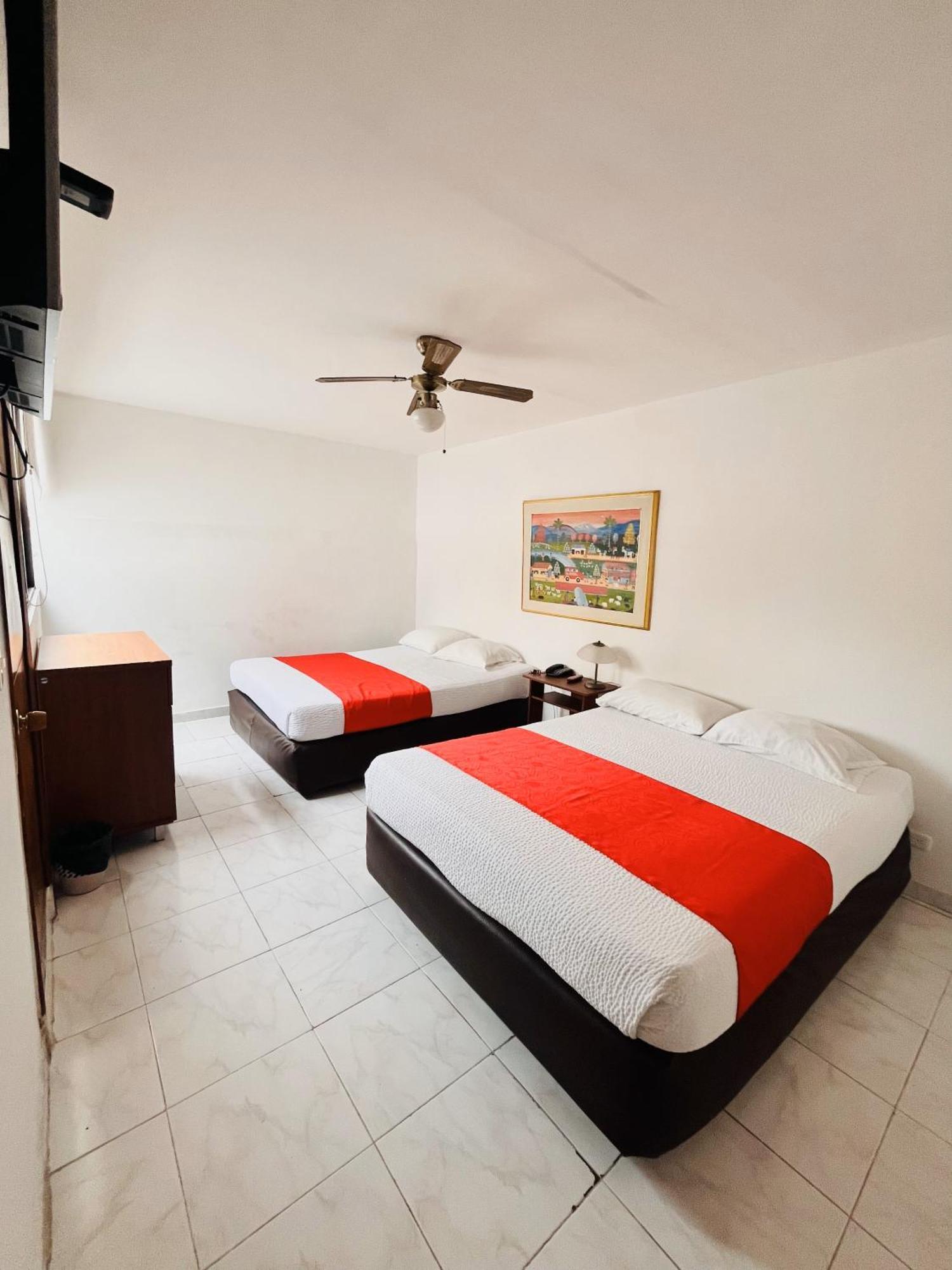 Hotel Zandu Pereira Buitenkant foto