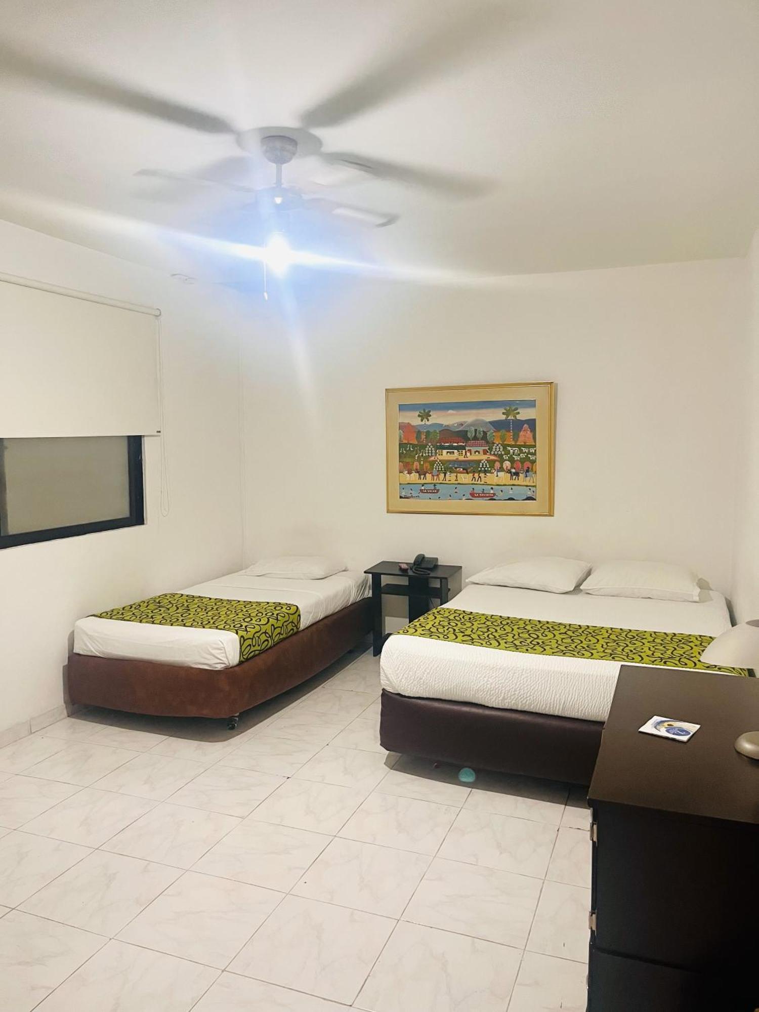 Hotel Zandu Pereira Buitenkant foto