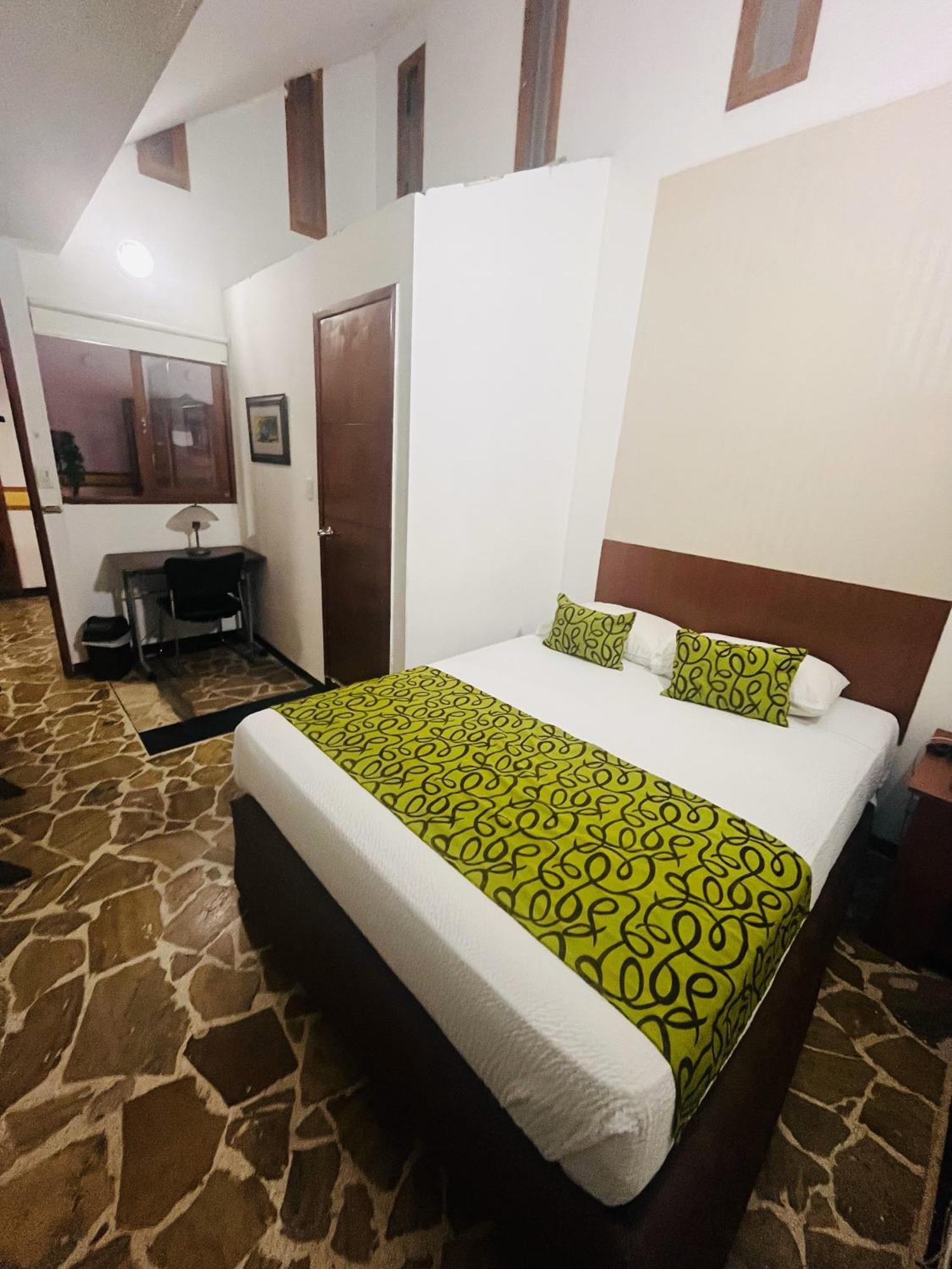 Hotel Zandu Pereira Buitenkant foto