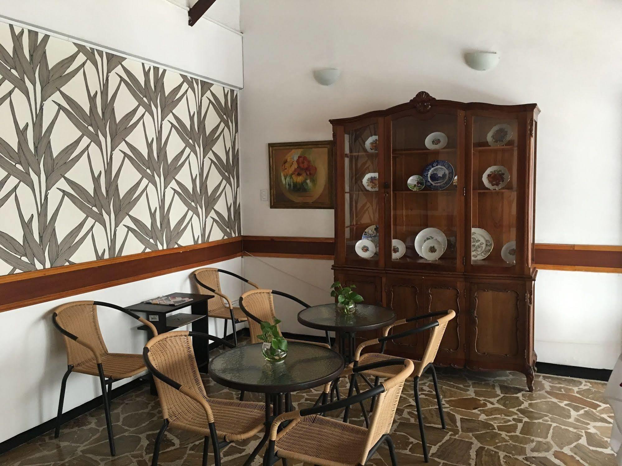 Hotel Zandu Pereira Buitenkant foto